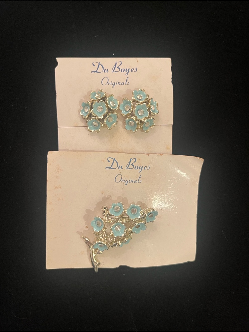 VINTAGE Light Blue Floral Cluster Clip On Earrings and Brooch